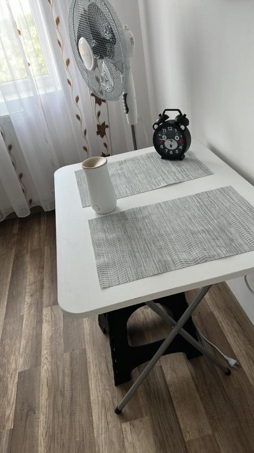 Apartament Cu 2 Dormitoare - Madalina Corabia Buitenkant foto